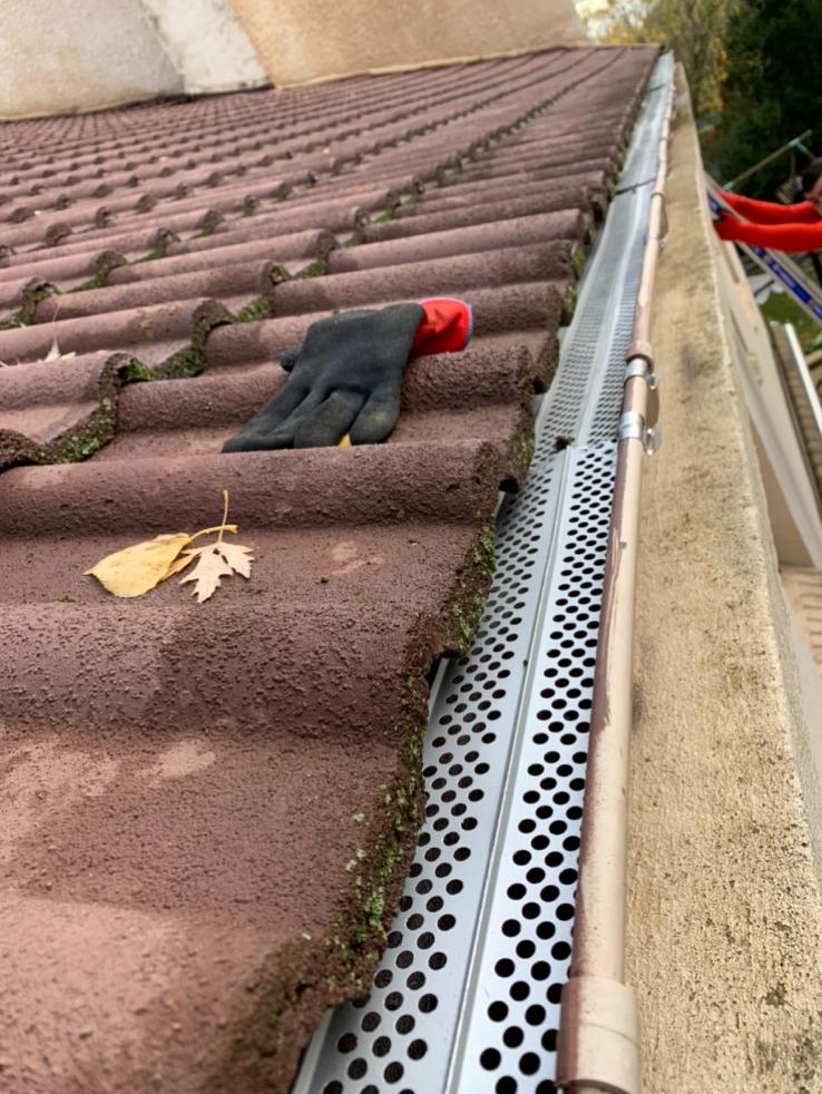 Pose grille gouttières | Couvreur Brandon Taicom