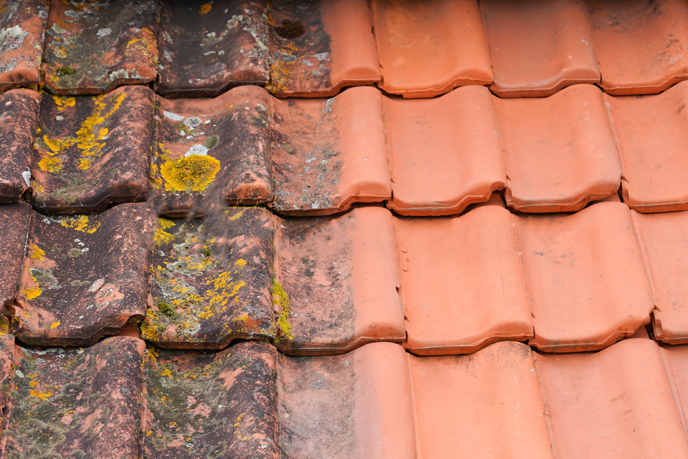 Couvreur B Taicom avant-apres nettoyage toiture 95